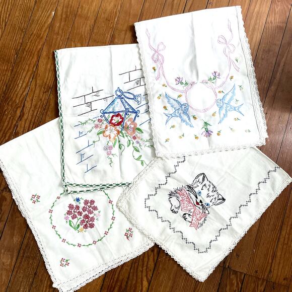 Vintage Embroidered Dresser Scarf Table Runner Lacy Edge Embroidery RED FLOWERS - Picture 5 of 5